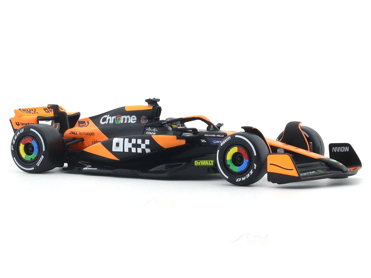 2024 McLaren MCL38 No. 81 Oscar Piastri 1:43 Bburago Formula 1 diecast scale model car - Image 6