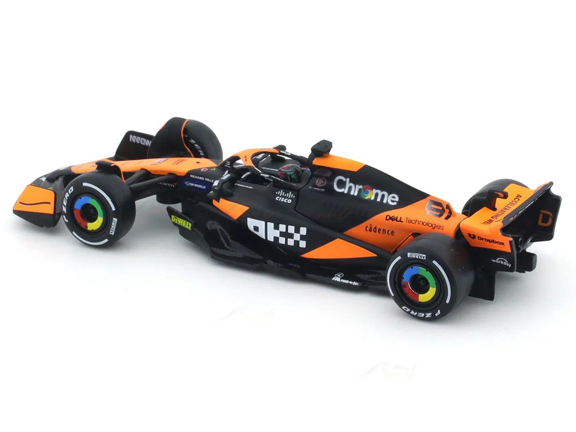 2024 McLaren MCL38 No. 81 Oscar Piastri 1:43 Bburago Formula 1 diecast scale model car - Image 8