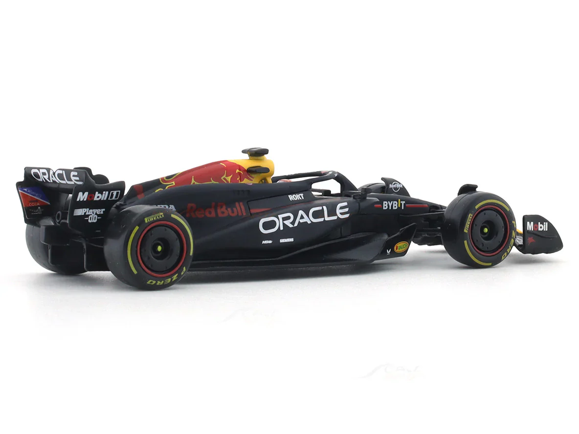 2024 Oracle Red Bull No. 1 Max Verstappen 1:43 Bburago Formula 1 diecast scale model car - Image 4