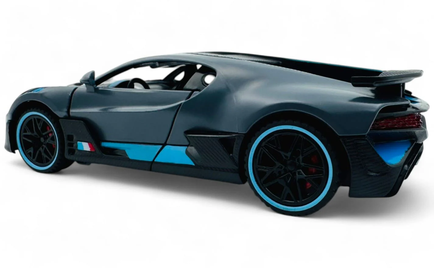 Bugatti Divo  1:24 diecast scale model car collectible - Image 4