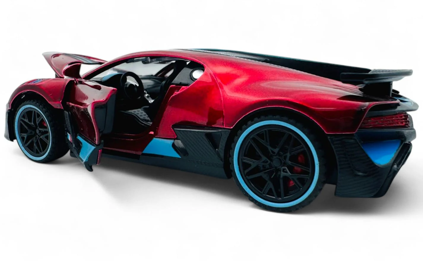 Bugatti Divo  1:24 diecast scale model car collectible - Image 8