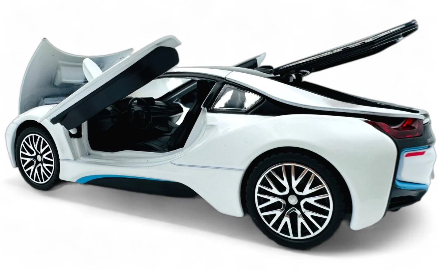 Bmw i8 1:24  diecast scale model car collectible - Image 3