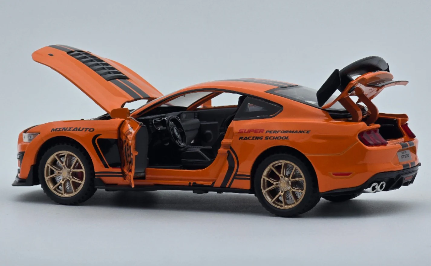 Ford Mustang Shelby GT500 1:24 diecast scale model car - Image 11