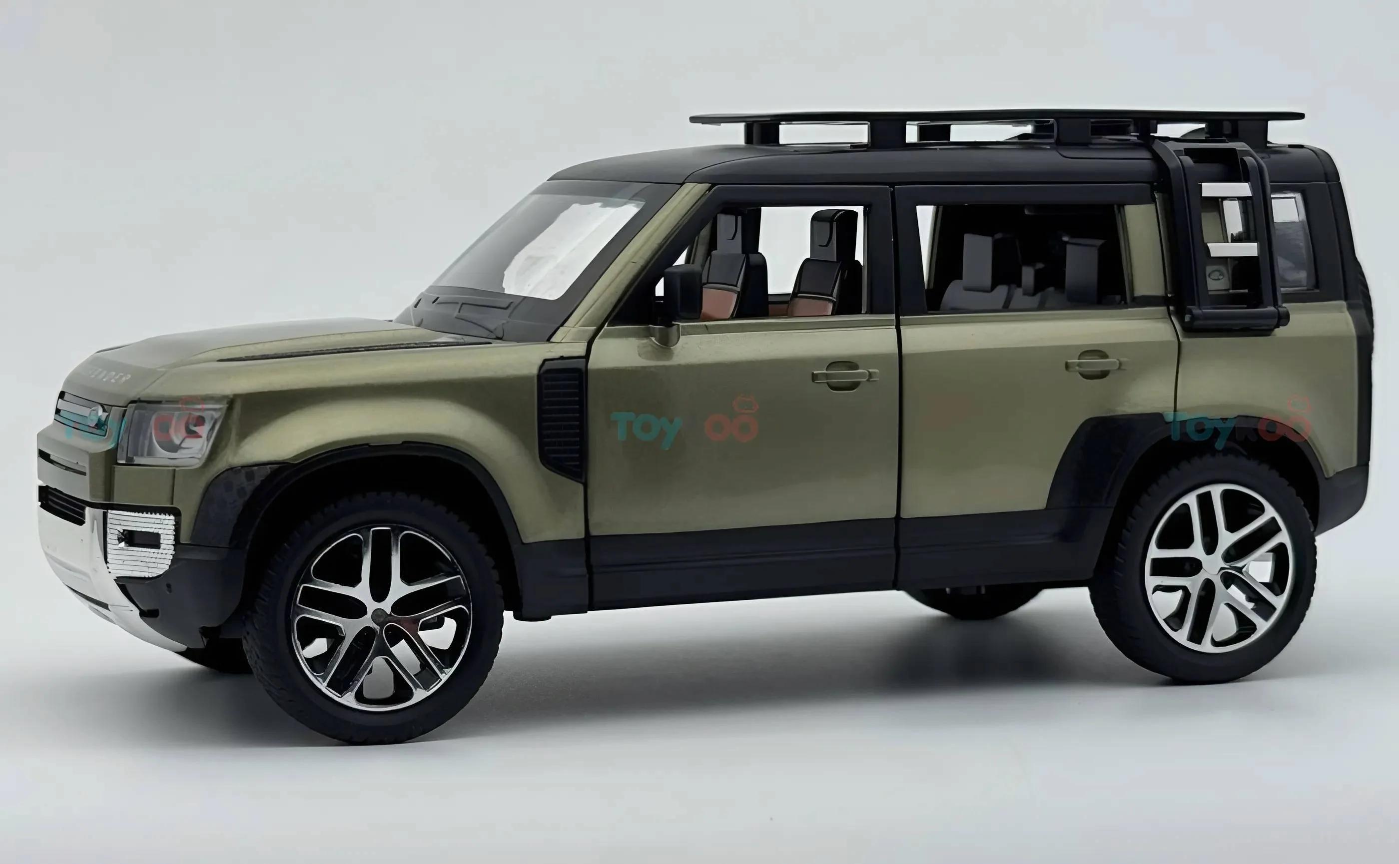 Land Rover Defender 110 1:18 diecast Scale Model car - Big Size - Image 11