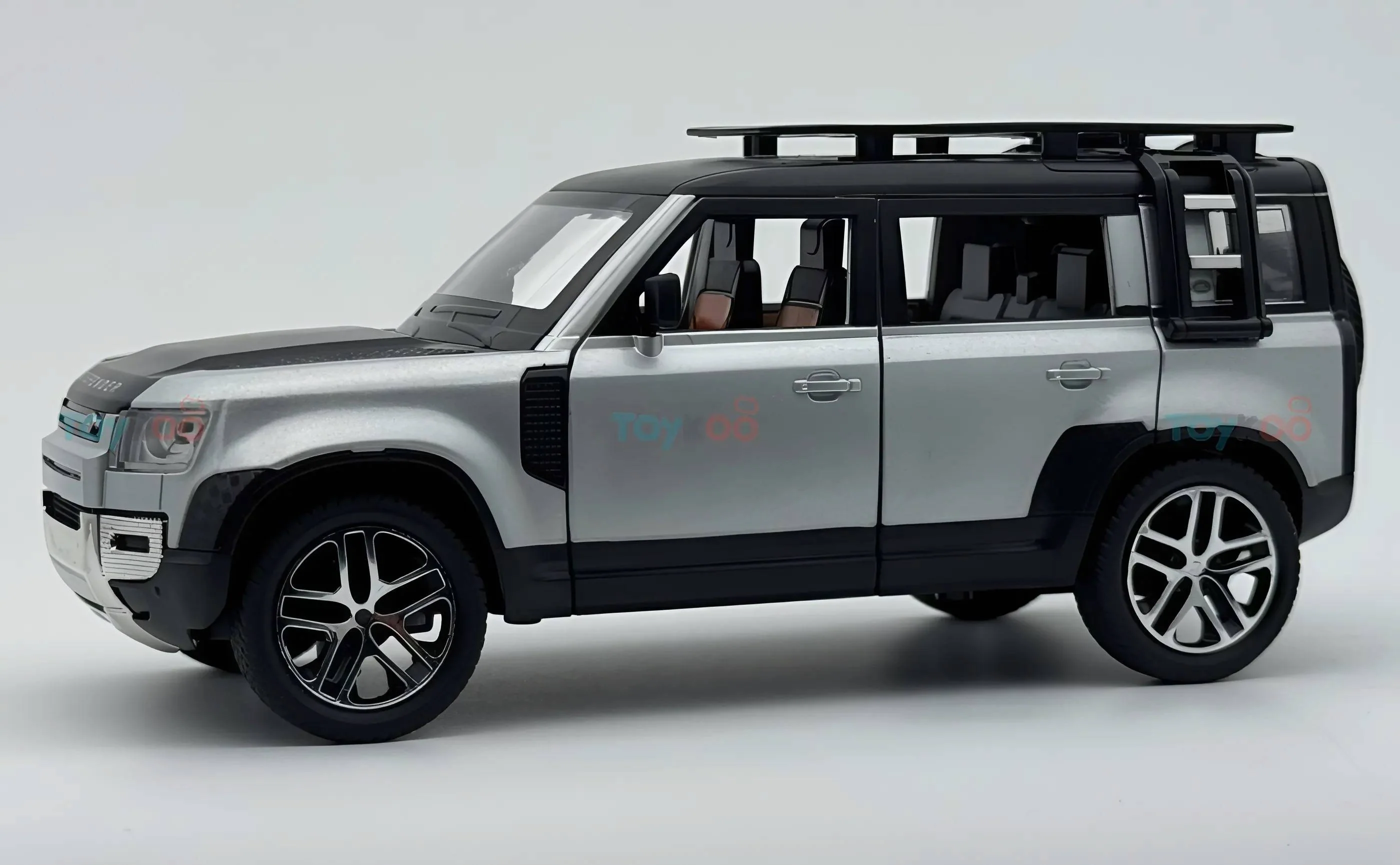 Land Rover Defender 110 1:18 diecast Scale Model car - Big Size - Image 6