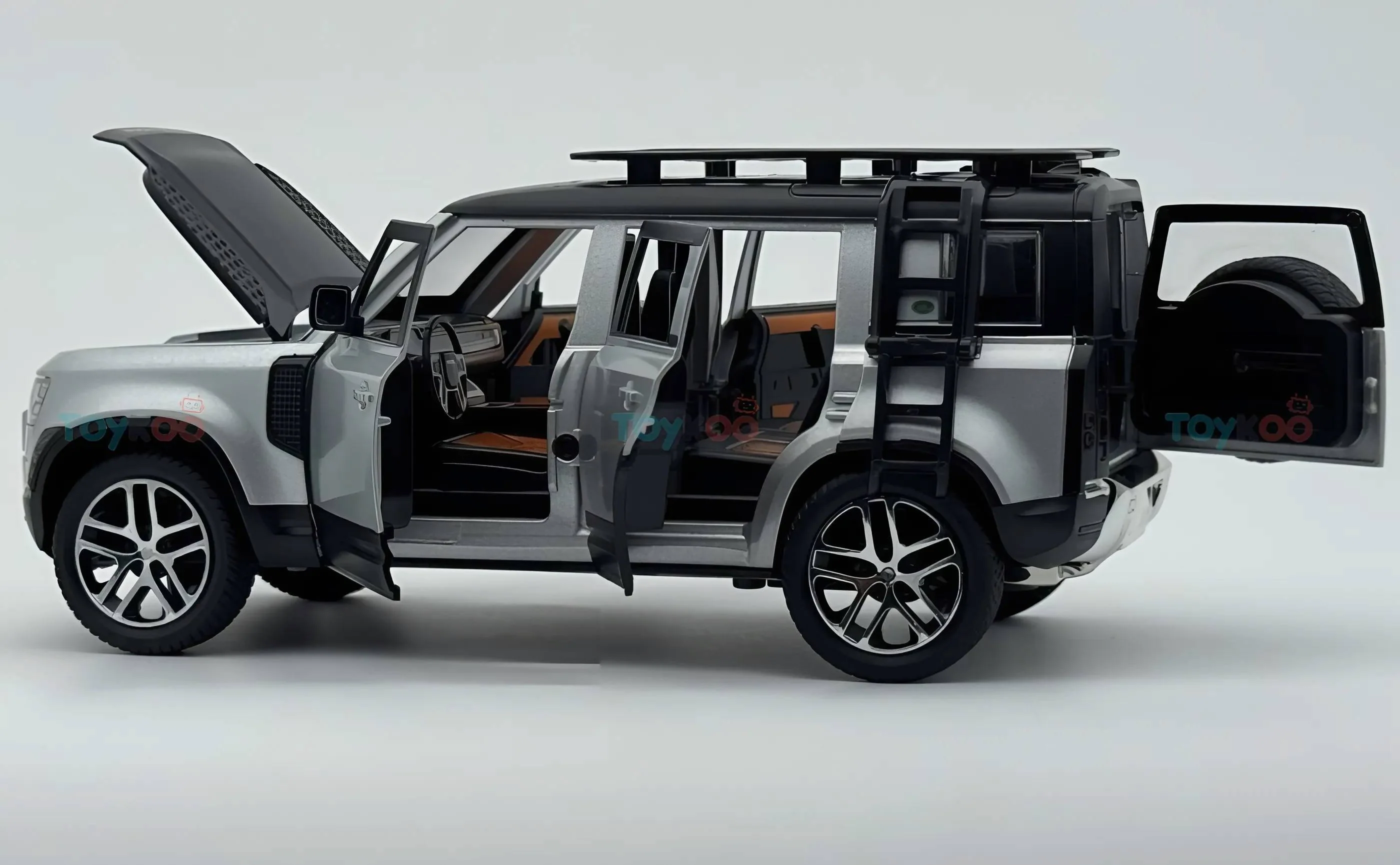 Land Rover Defender 110 1:18 diecast Scale Model car - Big Size - Image 8