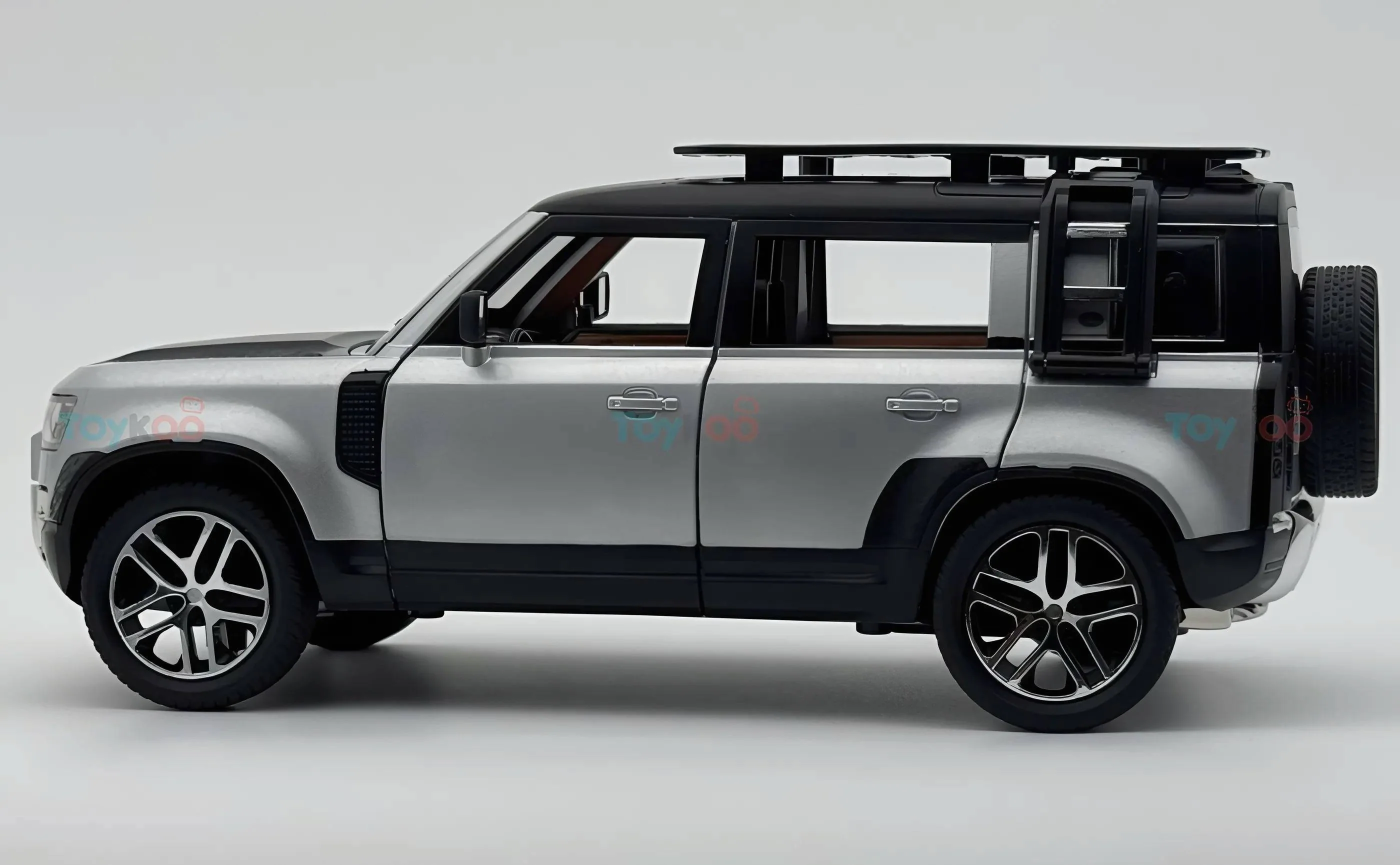Land Rover Defender 110 1:18 diecast Scale Model car - Big Size - Image 9