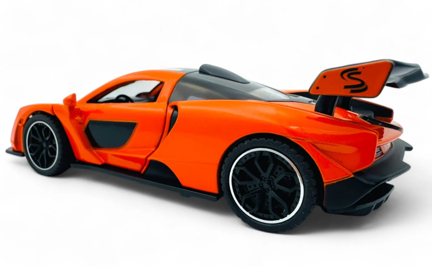 McLaren Senna Supercar 1:24  diecast scale model car collectible - Image 14