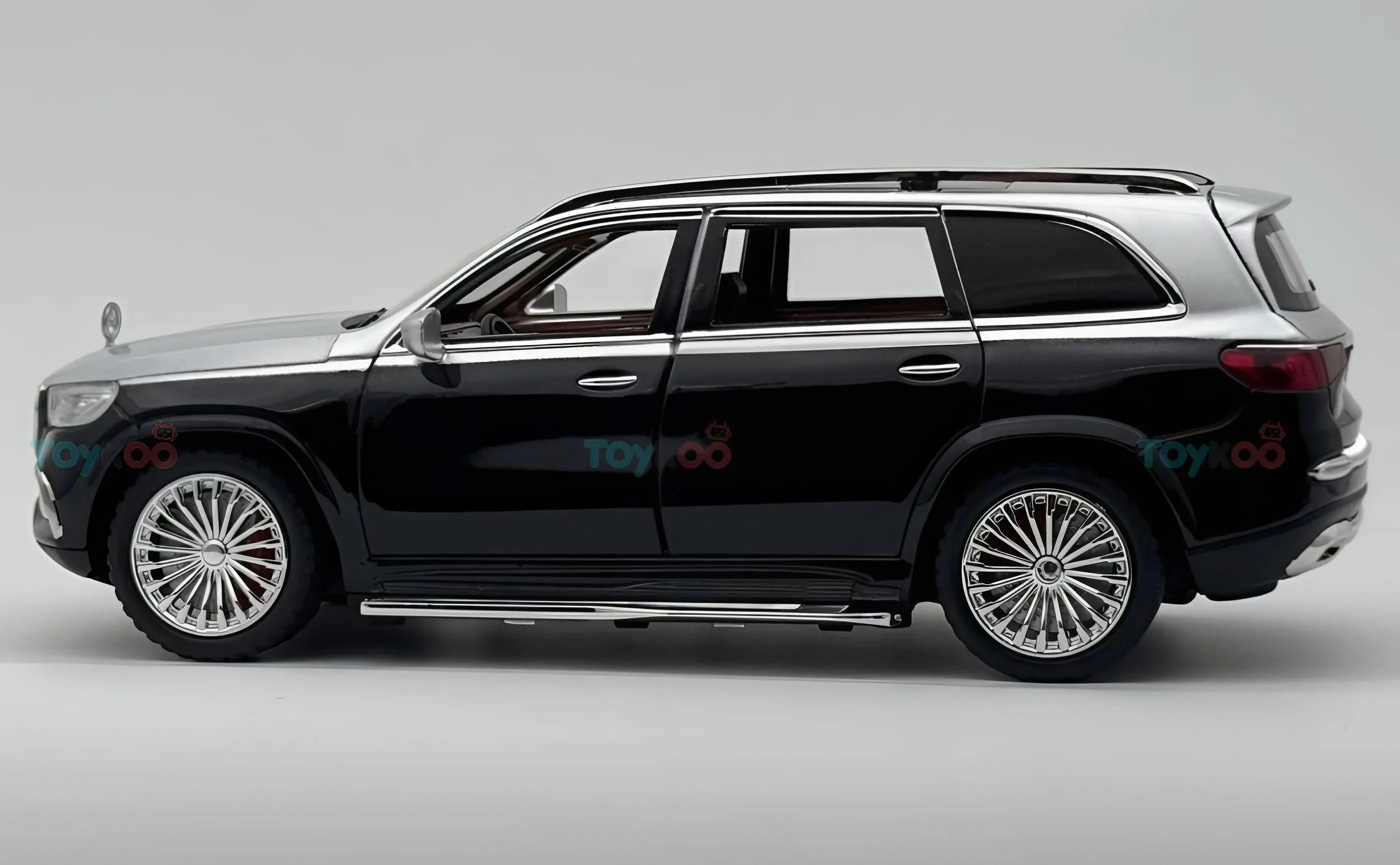 Mercedes-Benz Maybach GLS600 1:18 diecast scale model car - Big Size - Image 10