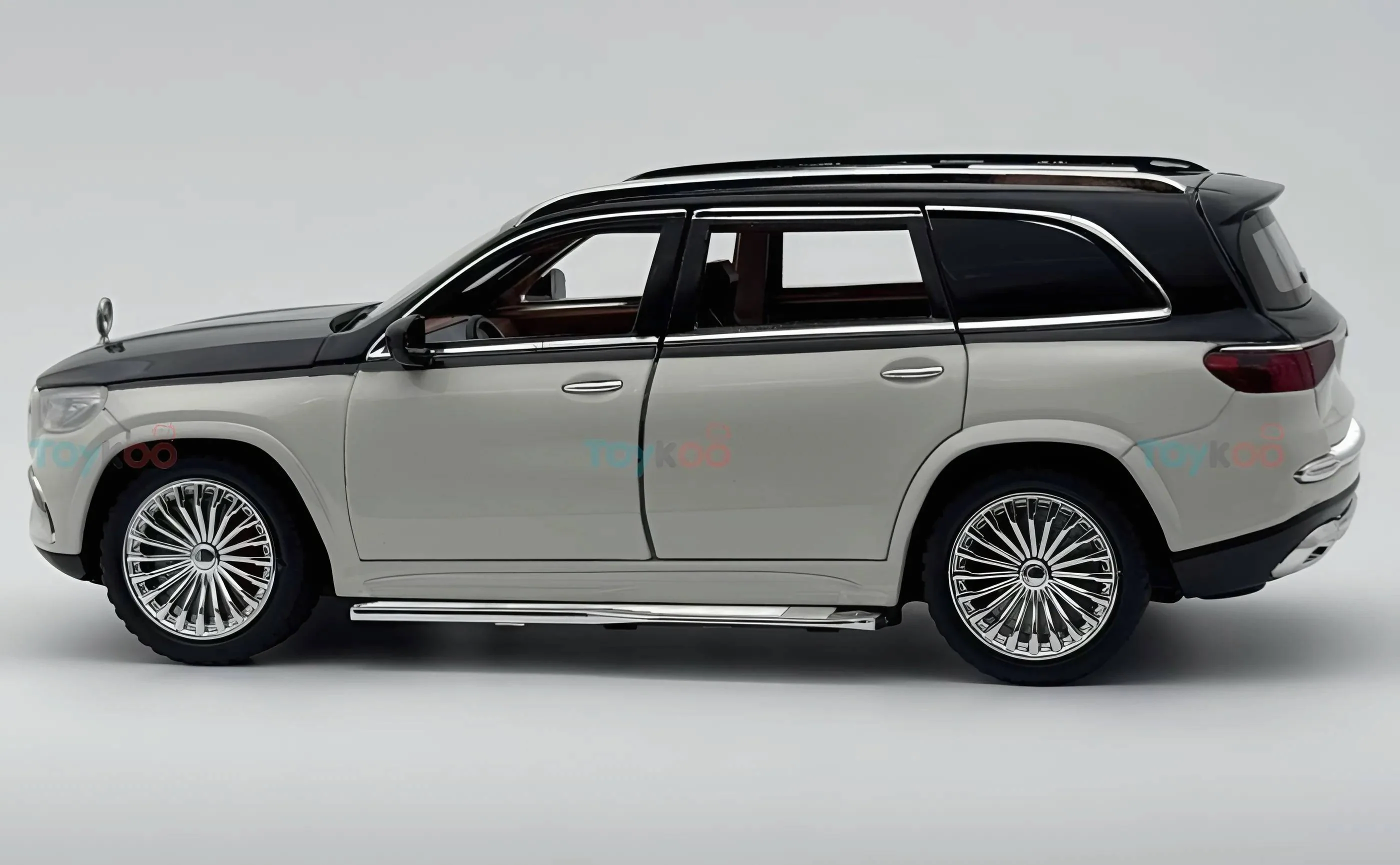 Mercedes-Benz Maybach GLS600 1:18 diecast scale model car - Big Size - Image 5