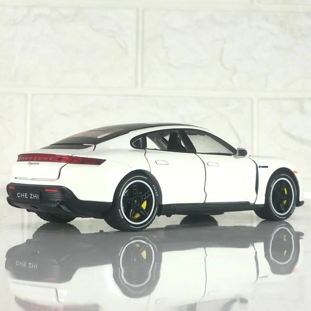 Porsche Taycan Turbo S Model 1:24 diecast scale model car collectible - Image 10