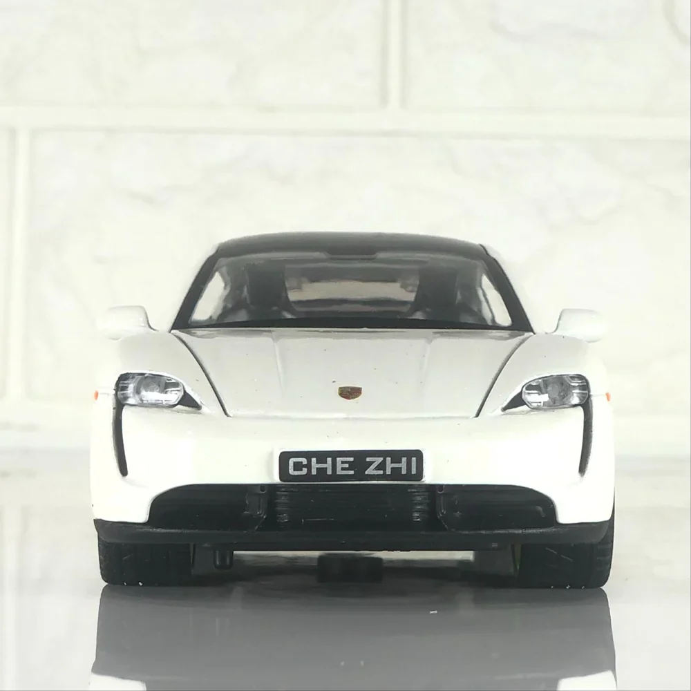 Porsche Taycan Turbo S Model 1:24 diecast scale model car collectible - Image 11
