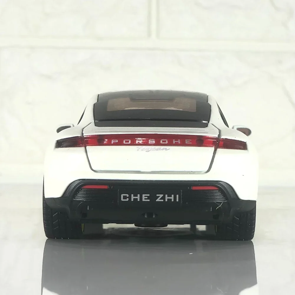 Porsche Taycan Turbo S Model 1:24 diecast scale model car collectible - Image 12