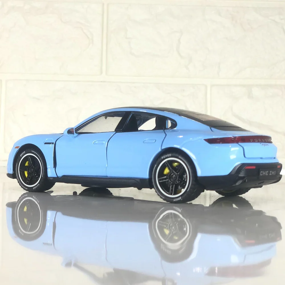 Porsche Taycan Turbo S Model 1:24 diecast scale model car collectible - Image 3