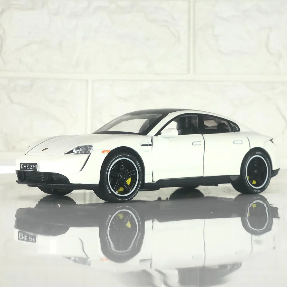 Porsche Taycan Turbo S Model 1:24 diecast scale model car collectible - Image 9