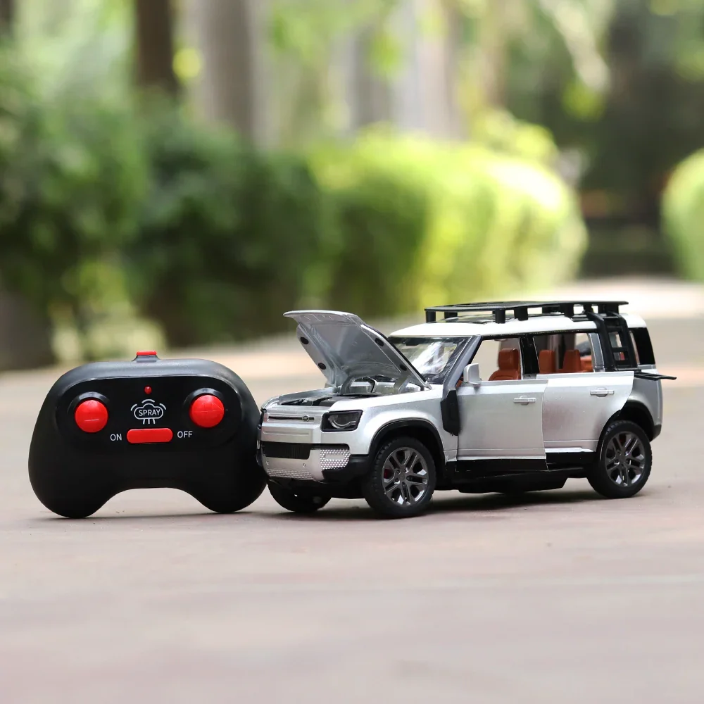 Remote Control Metal Diecast Defender Car with Smoke Effect | Openable Doors & Light | 1:22 Scale - Image 3