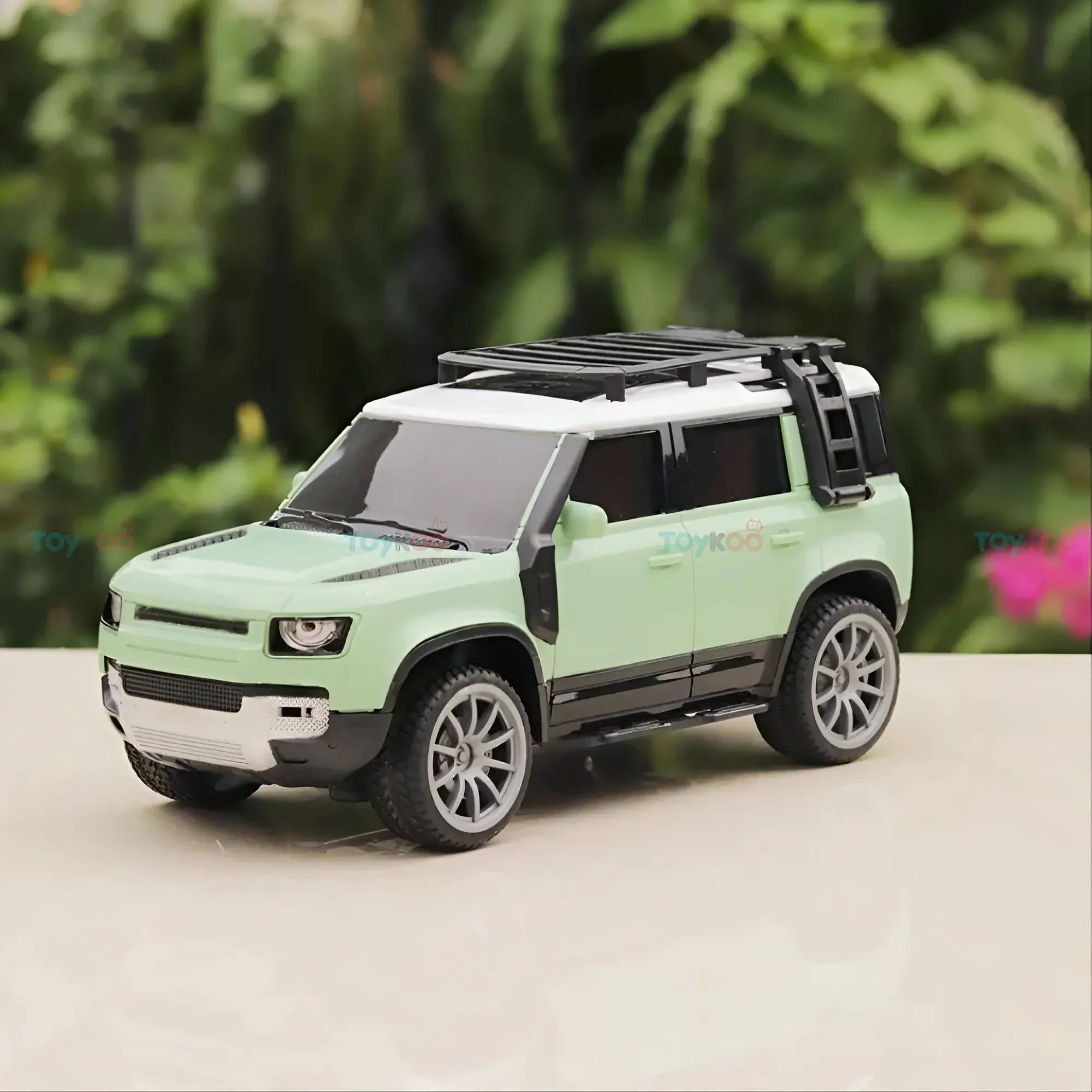 Remote Controlled Resembling Defender Toy Car | 1:16 Scale - Image 4
