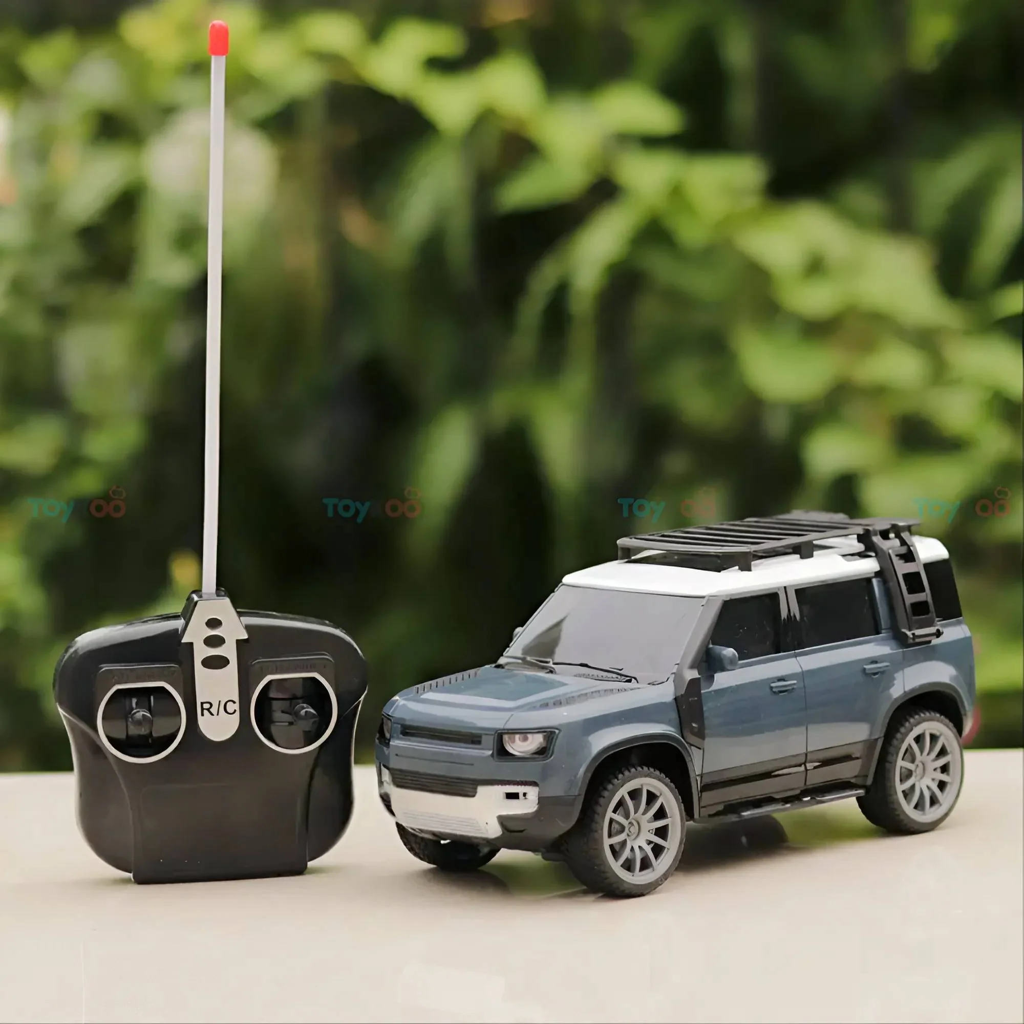 Remote Controlled Resembling Defender Toy Car | 1:16 Scale - Image 6