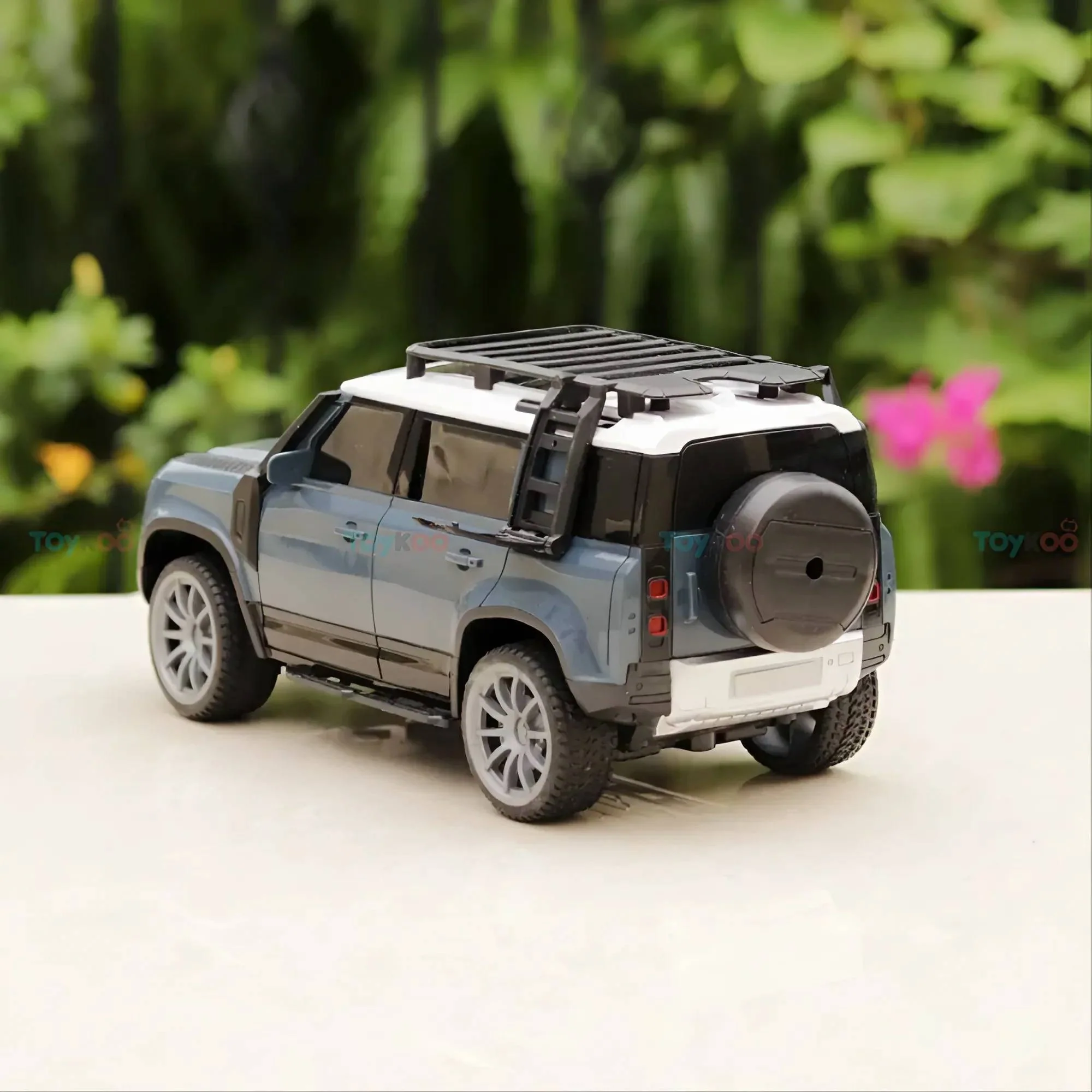 Remote Controlled Resembling Defender Toy Car | 1:16 Scale - Image 8